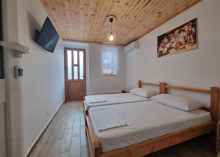 Tony's Terrace 3* Gjirokastër